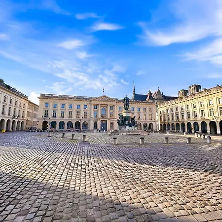 公寓 Douillet, Calme Et Proche Du Centre-ville 兰斯